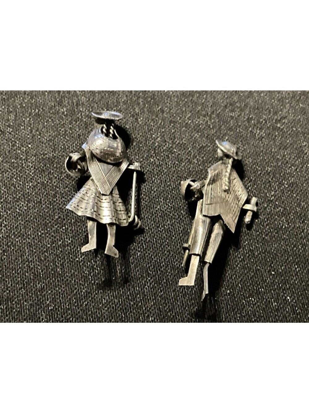 925 Peruvian Vintage Man & Woman In Traditional Attire C Clasp Closure